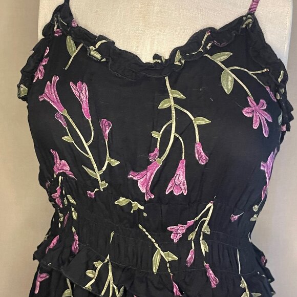 Angie Ruffled Dress - Picture 3 of 4